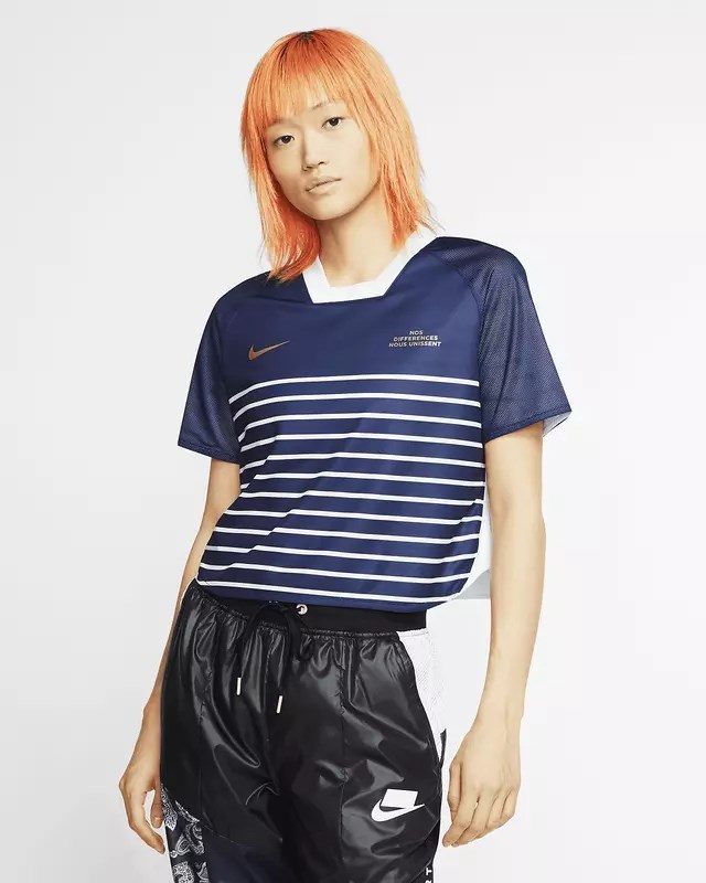 Купить оптом Футболка Nike WNSW DRY TOP SS CRP FTBL HL FF CJ2453-100 W CJ2453-100