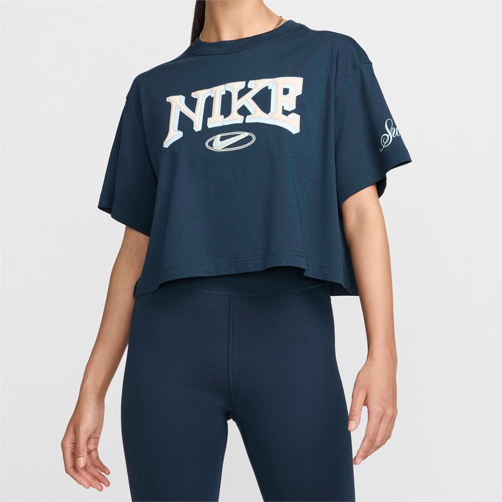 Купить оптом Футболка Nike Sportswear Loose Short-Sleeve Cropped Tee Varzity W FZ2855-478 FZ2855-478