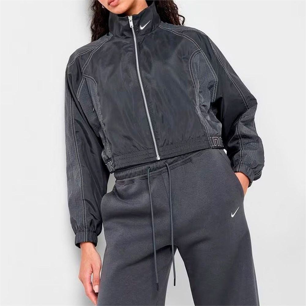 Купить оптом Куртка ветрозащитная Nike Sportswear Woven Street Куртка W HV6523-060 HV6523-060