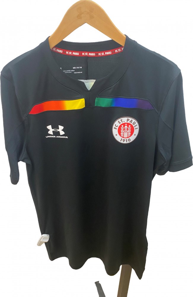 Купить оптом Футболка Under Armour FCSP Auth Jsy-BLK 1330016-004 1330016-004