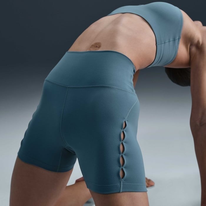 Купить оптом Шорты Nike W NK DF ONE HR 5IN SHORT NVLTY HJ3646-006 HJ3646-006