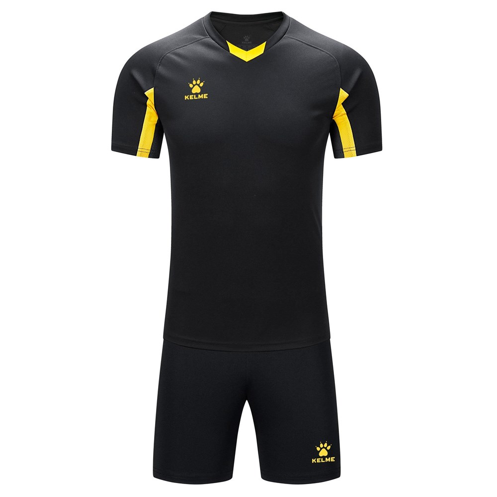 Купить оптом Комплект игровой формы игровые Kelme Short Sleeve Football Set Jr 7351ZB3130-005 7351ZB3130-005