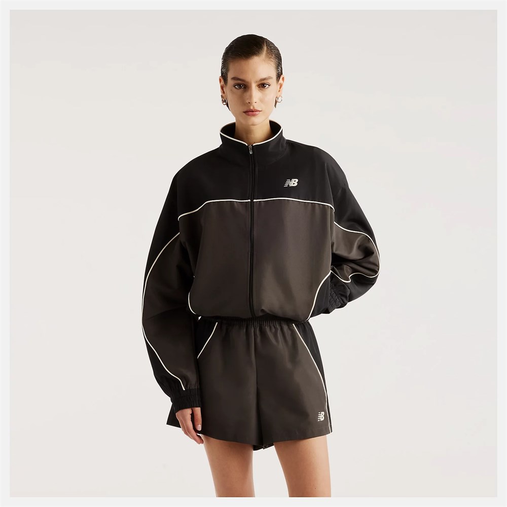 Купить оптом Ветровка New Balance Trackside Woven Куртка WJ6279FY-BLK WJ6279FY-BLK