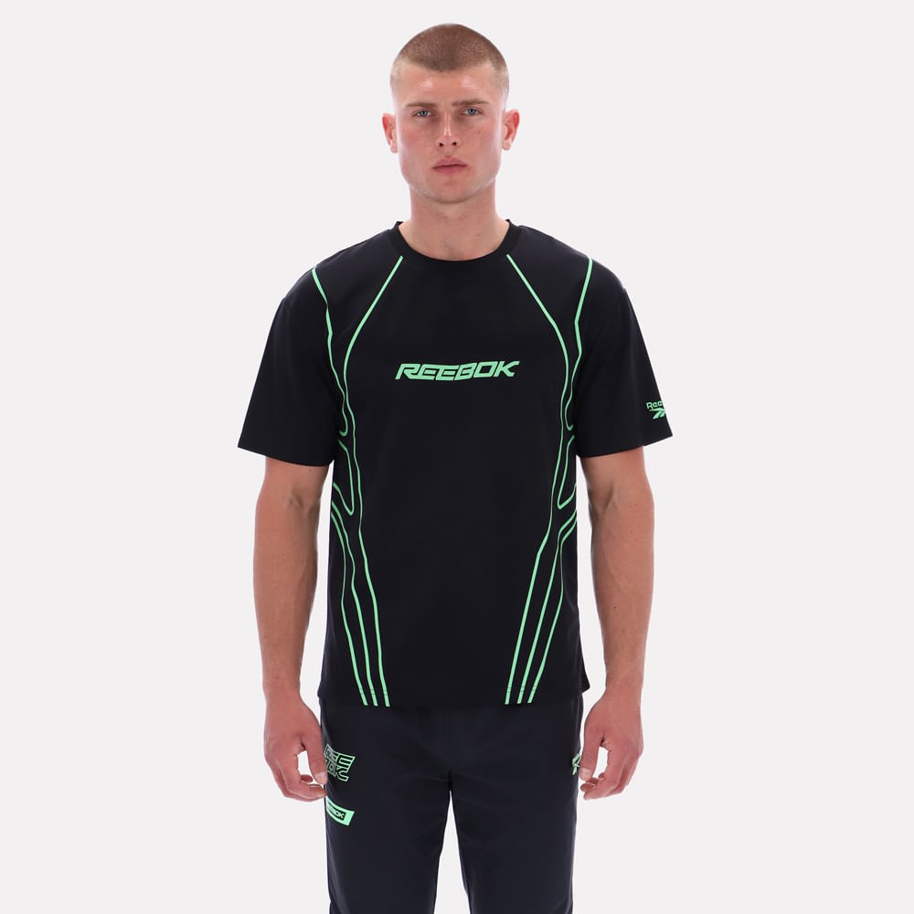 Купить оптом Футболка Reebok GRAPHIC TEE 100240320 100240320