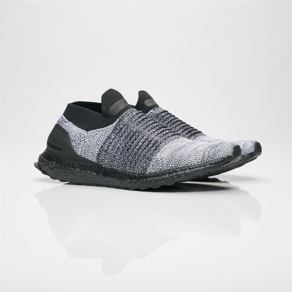Купить оптом Кроссовки Adidas UltraBOOST LACELESS BB6137 Black BB6137 - фото 52320