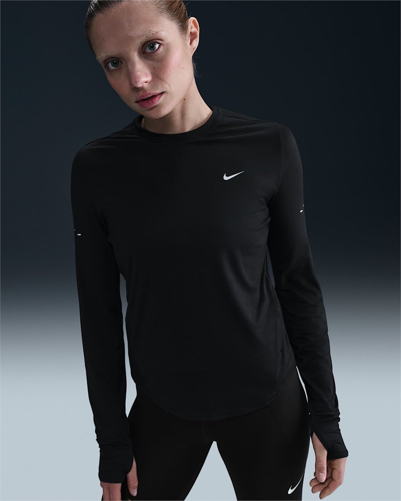 Купить оптом Лонгслив Nike W NK SWIFT DF UV LS CRW BLACK/REFLECTIVE SILV WOMENS HQ0503-010 - фото 98448