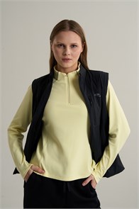 {{photo.Alt || photo.Description || 'Купить оптом Жилет Anta RUNNING Woven Жилет 862615603-4'}}