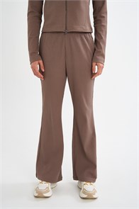 {{photo.Alt || photo.Description || 'Купить оптом Брюки трикотажные Anta COMMUTE Knit Track Брюки 862637320-1'}}