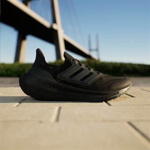 {{photo.Alt || photo.Description || 'Купить оптом Кроссовки Adidas ULTRABOOST LIGHT GZ5159 Black Unisex'}}