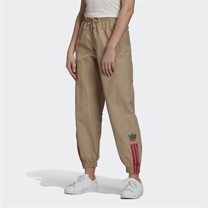 {{productViewItem.photos[photoViewList.activeNavIndex].Alt || productViewItem.photos[photoViewList.activeNavIndex].Description || 'Купить оптом Брюки Adidas TRACKPANT TRAKHA/MULTCO GE0981 Female 32'}}
