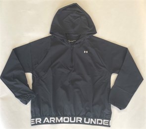 Купить оптом Футболка Under Armour WOVEN BRANDED WM 1/3 1369347-001 1369347-001