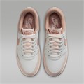 Купить оптом Кроссовки Jordan SKYLINE LOW LE IQ6586-102 IQ6586-102