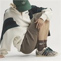 Купить оптом Кроссовки adidas JAPAN W OWHITE/DBROWN/GOLDMT KJ2397 KJ2397