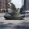 Купить оптом Кроссовки Adidas ULTRABOOST LIGHT C. IE1677 black/black/grey six Female IE1677 - фото 95589